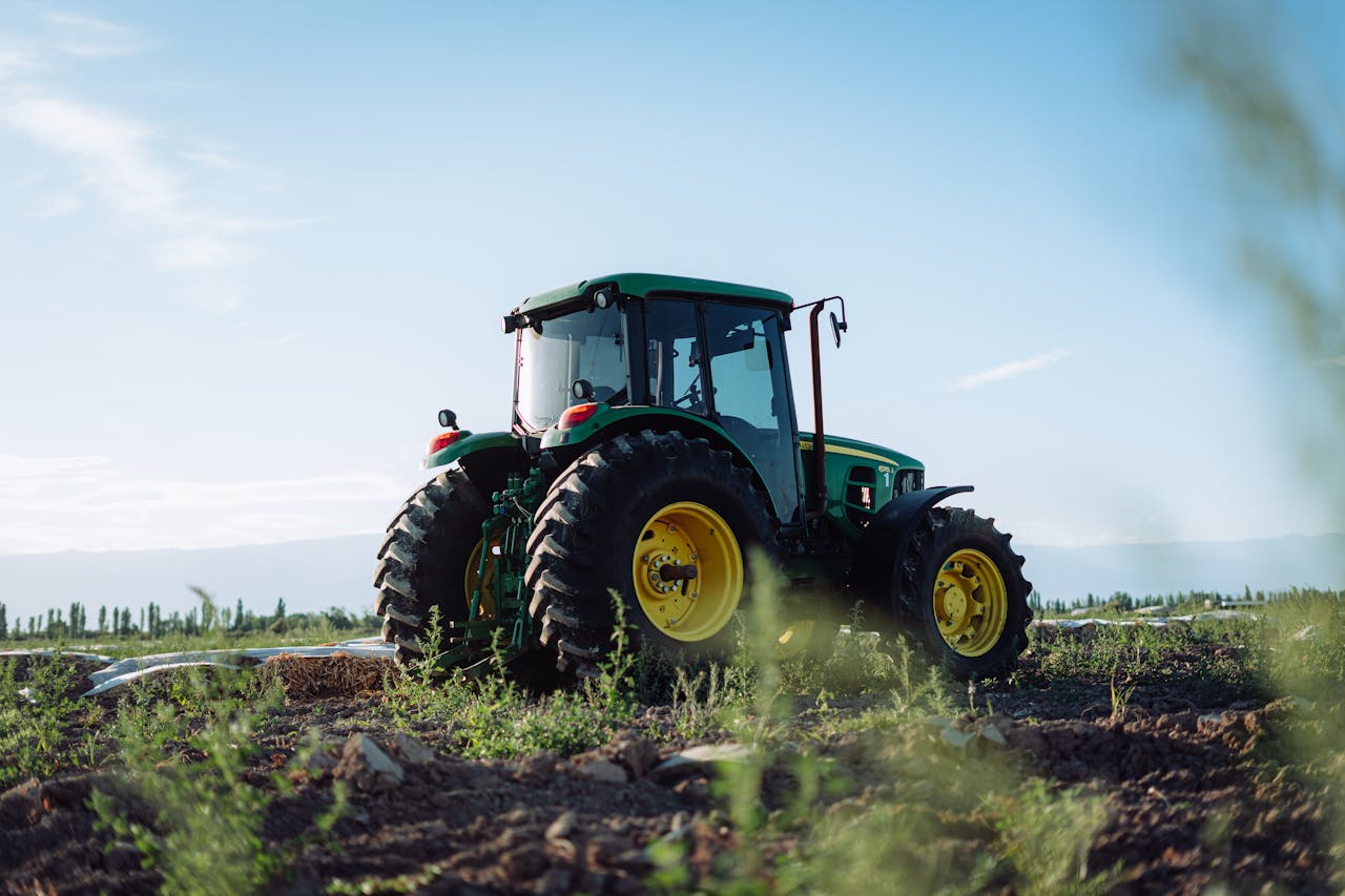 Pokrowiec John Deere – ochrona dla maszyn i akcesoriów